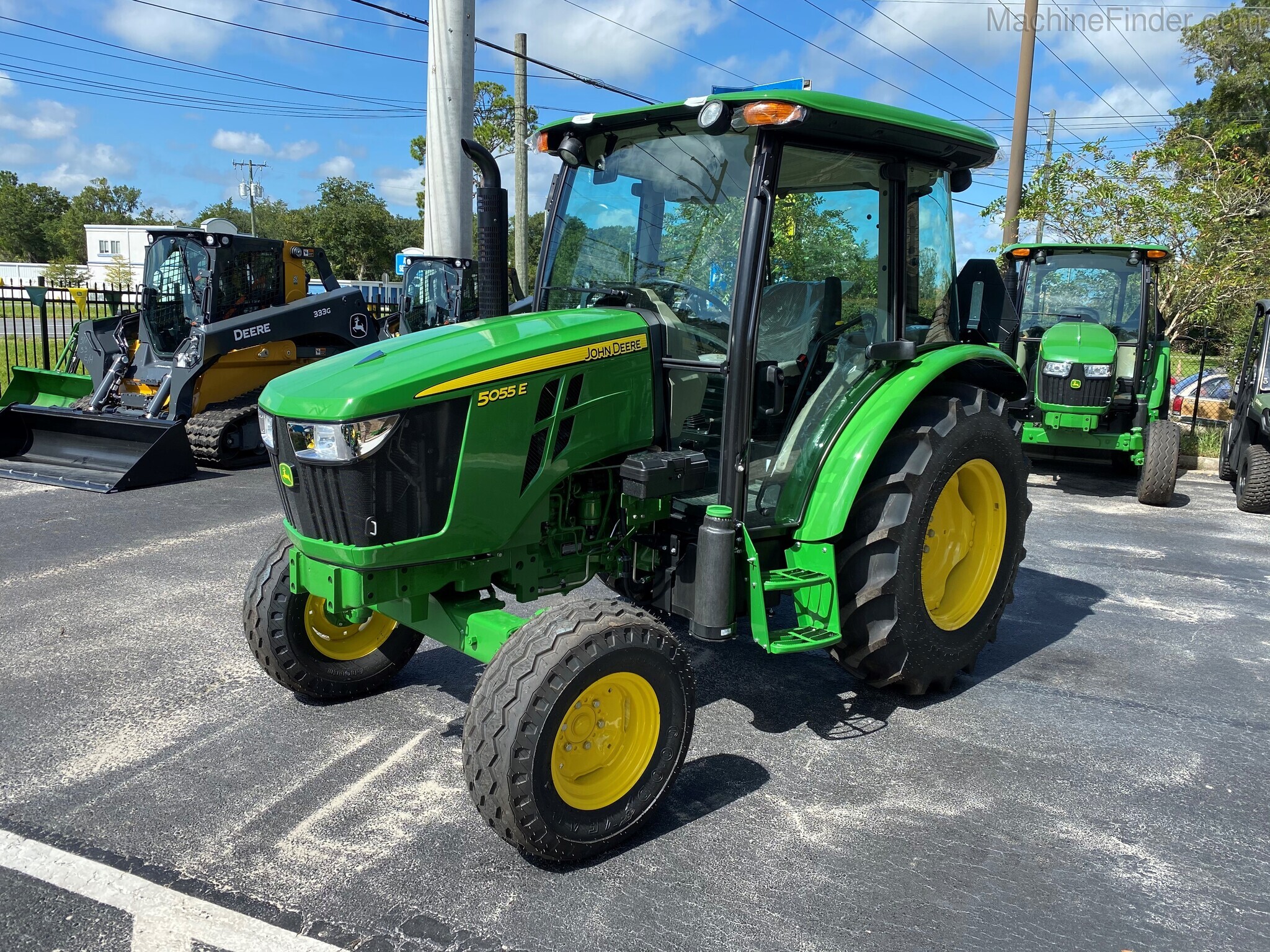 2021 John Deere 5055E Image 3