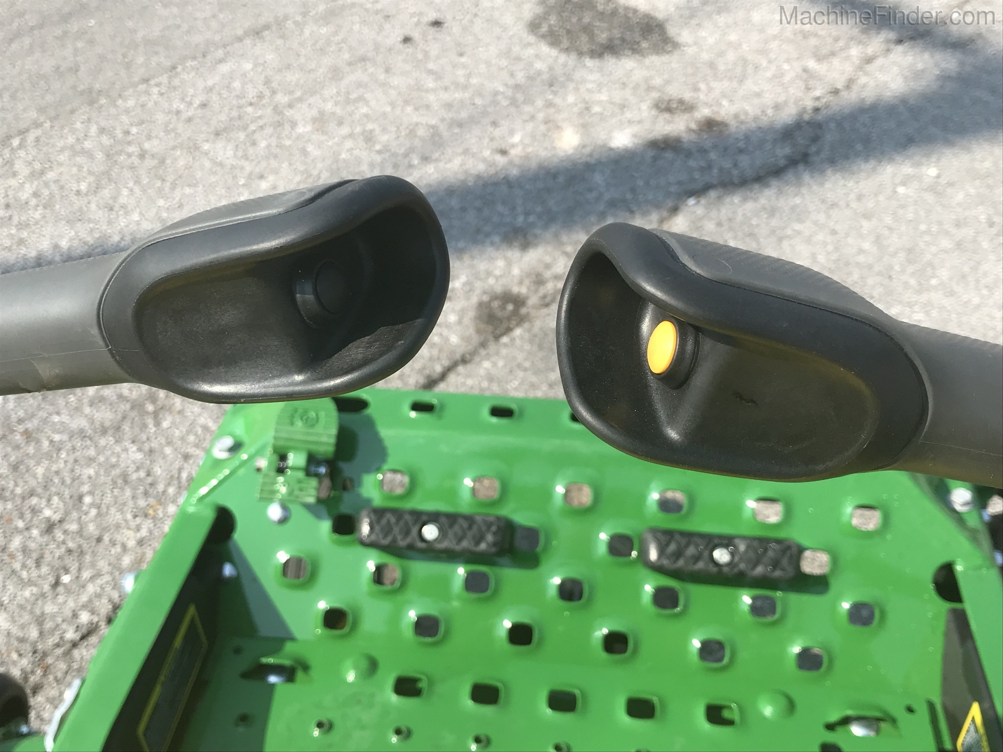 2020 John Deere Z950R Image 11