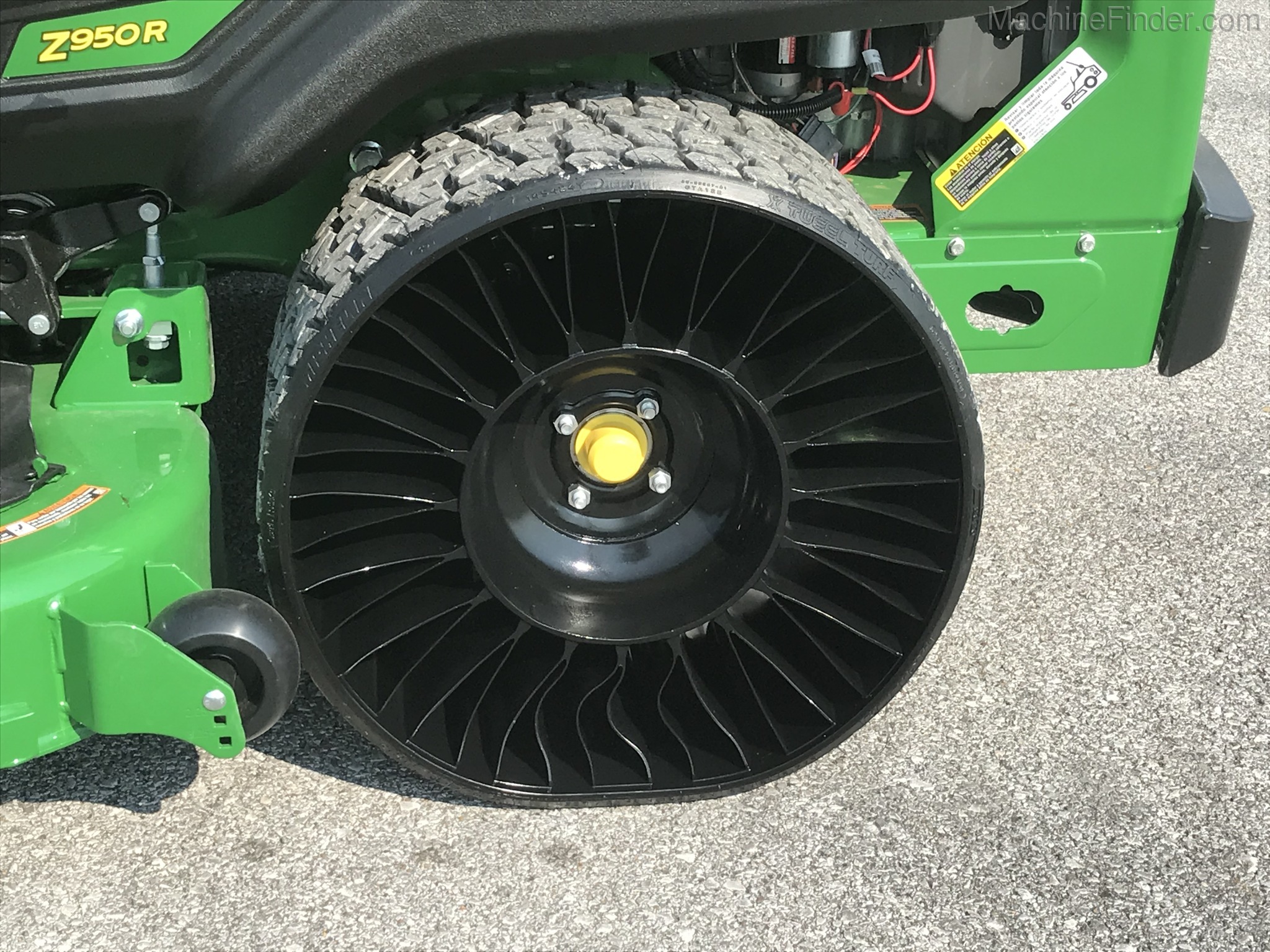 2020 John Deere Z950R Image 8