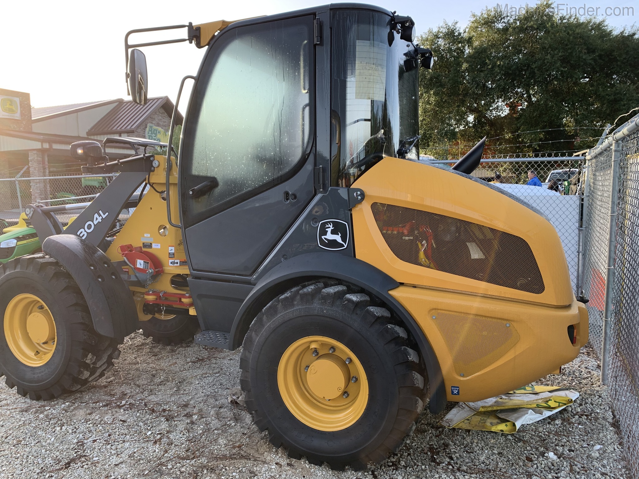 2020 John Deere 304L Image 8