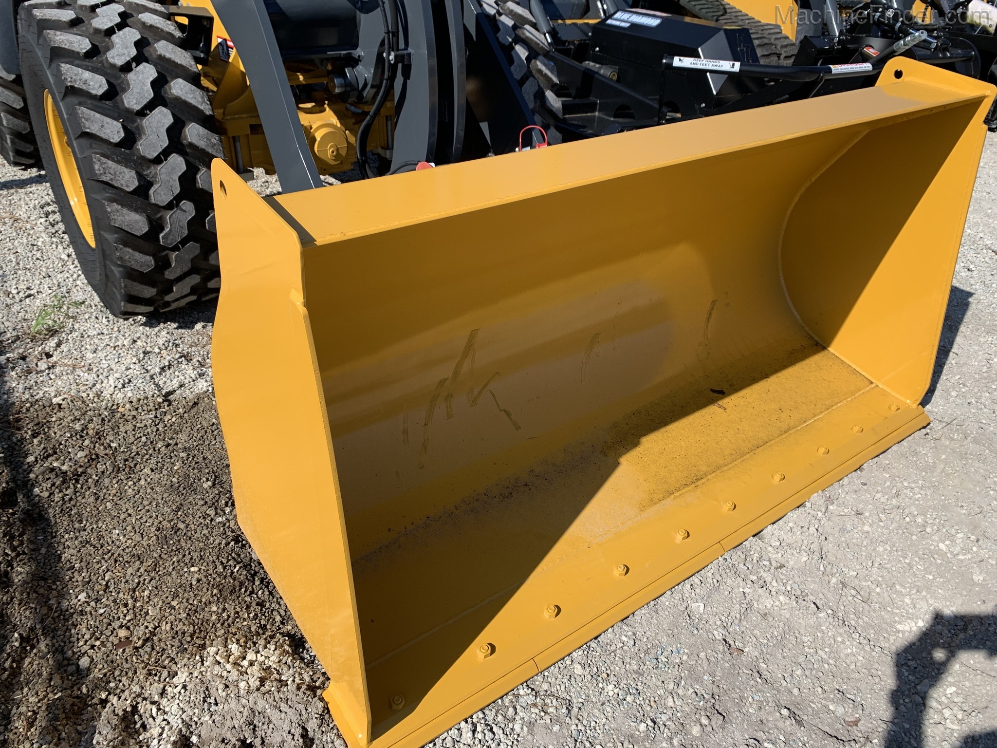 2020 John Deere 304L Image 11