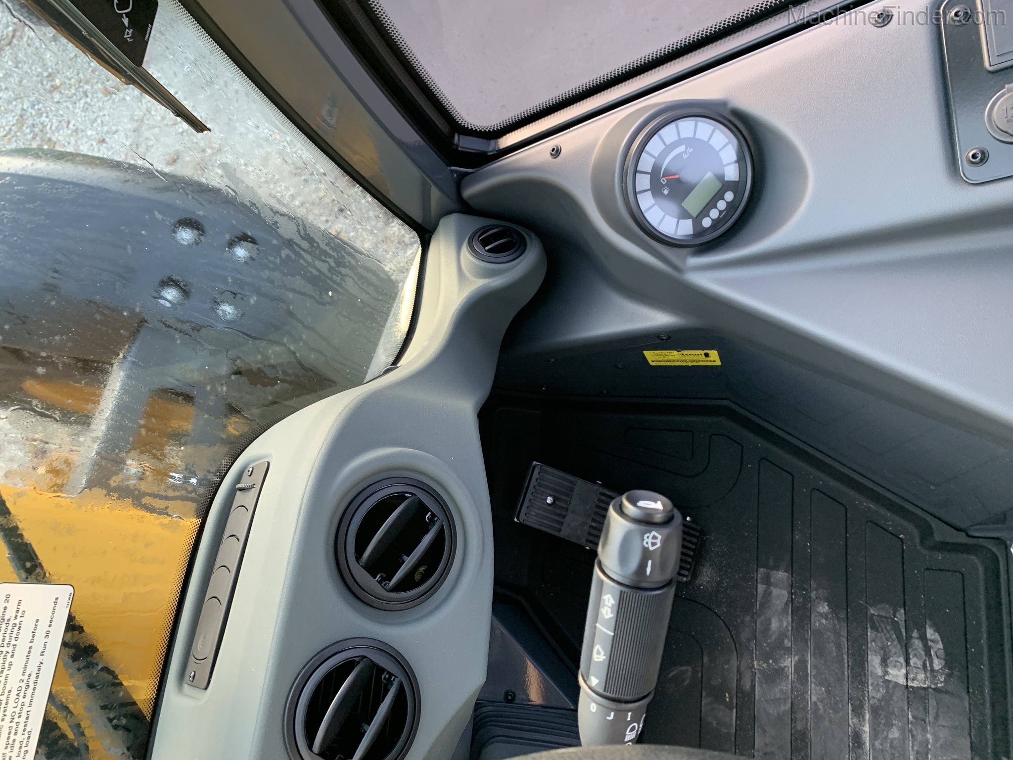 2020 John Deere 304L Image 6