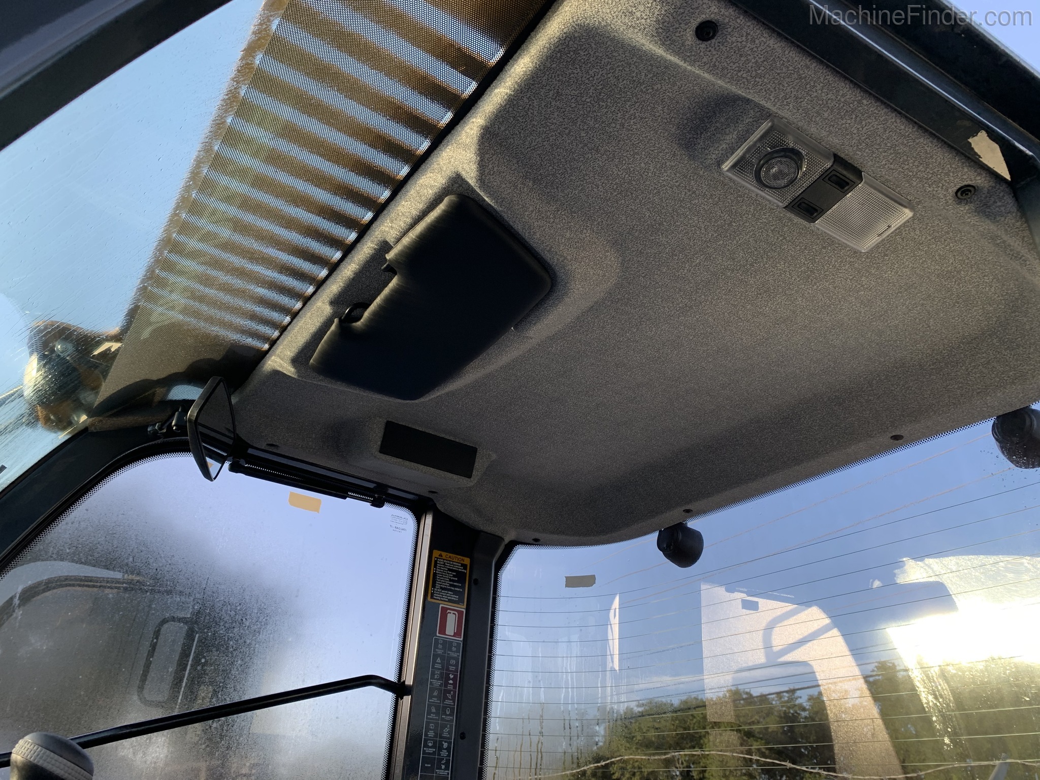 2020 John Deere 304L Image 7