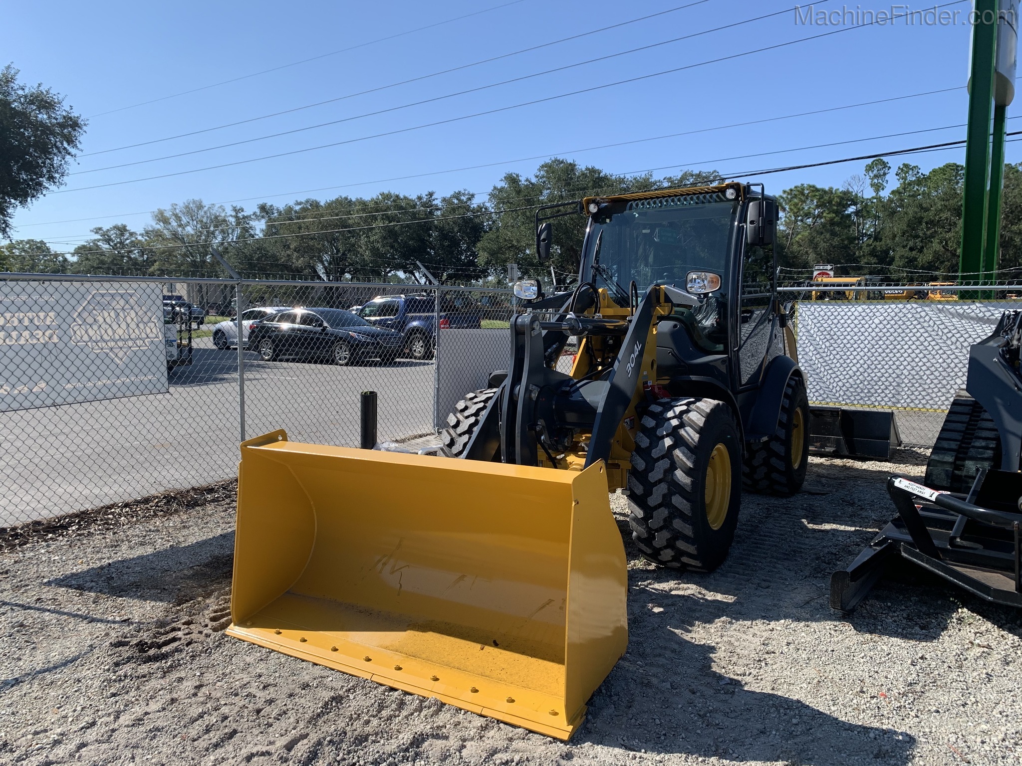 2020 John Deere 304L Image 9