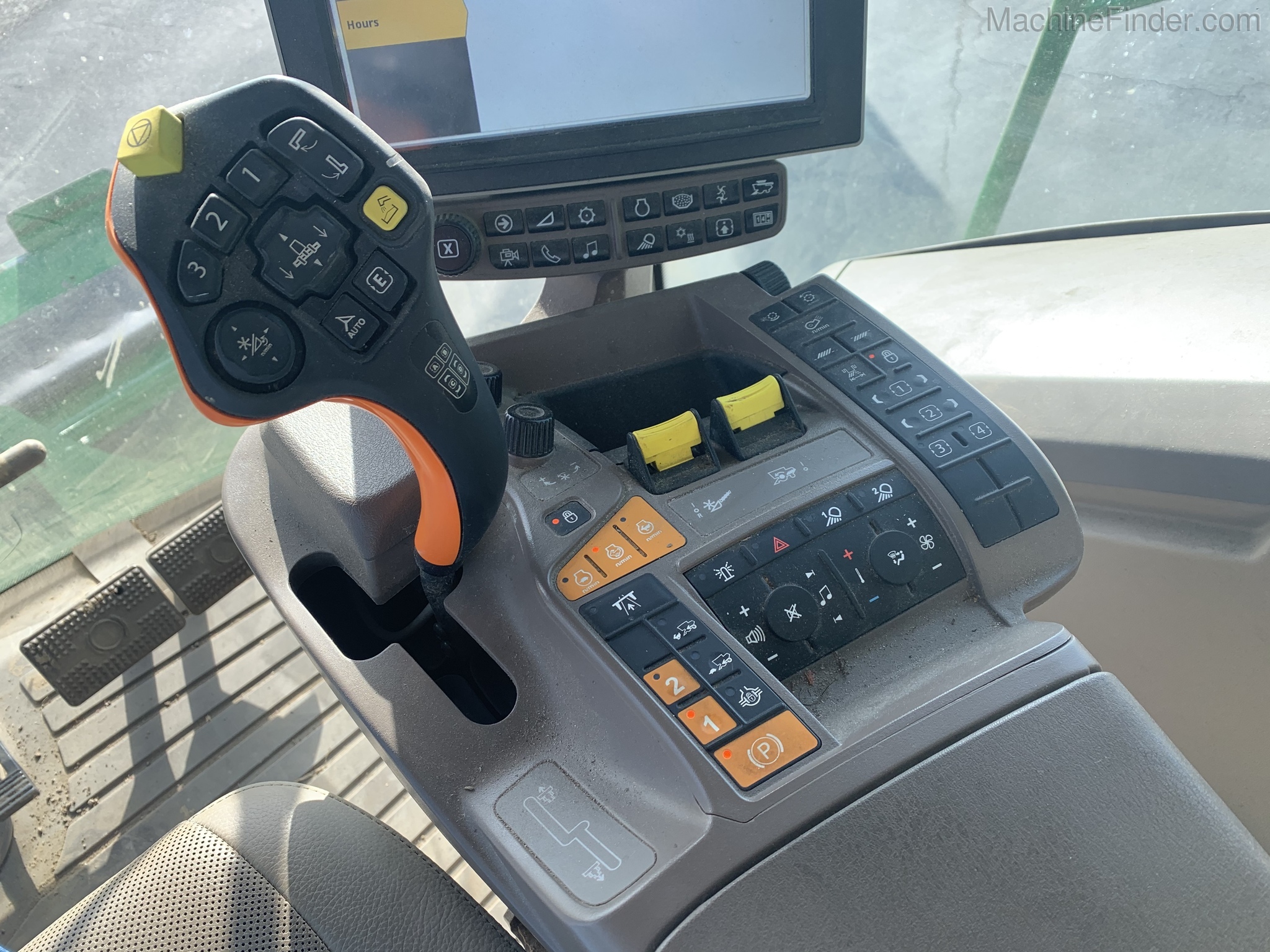 2019 John Deere S780 Image 6