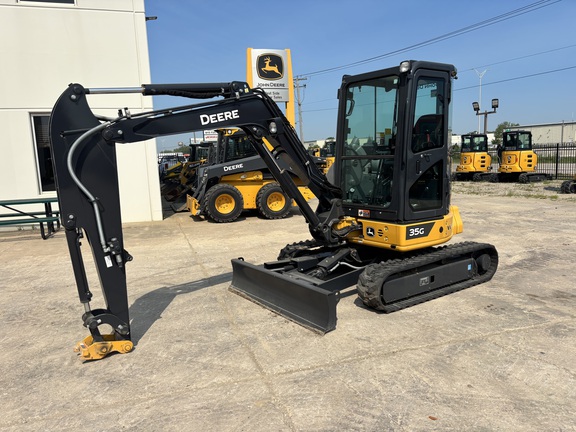 Photo of a 2023 John Deere 35G