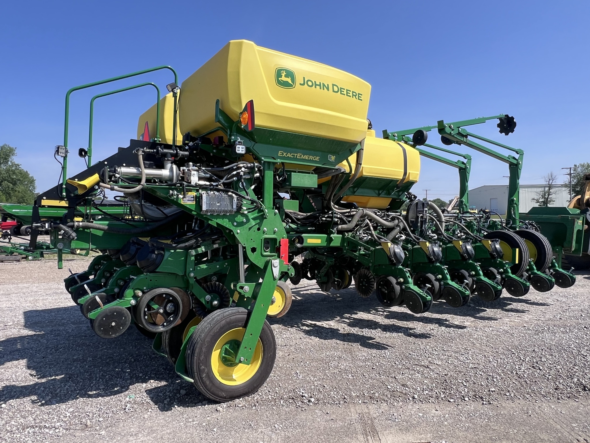 2023 John Deere 1775NT Image 10