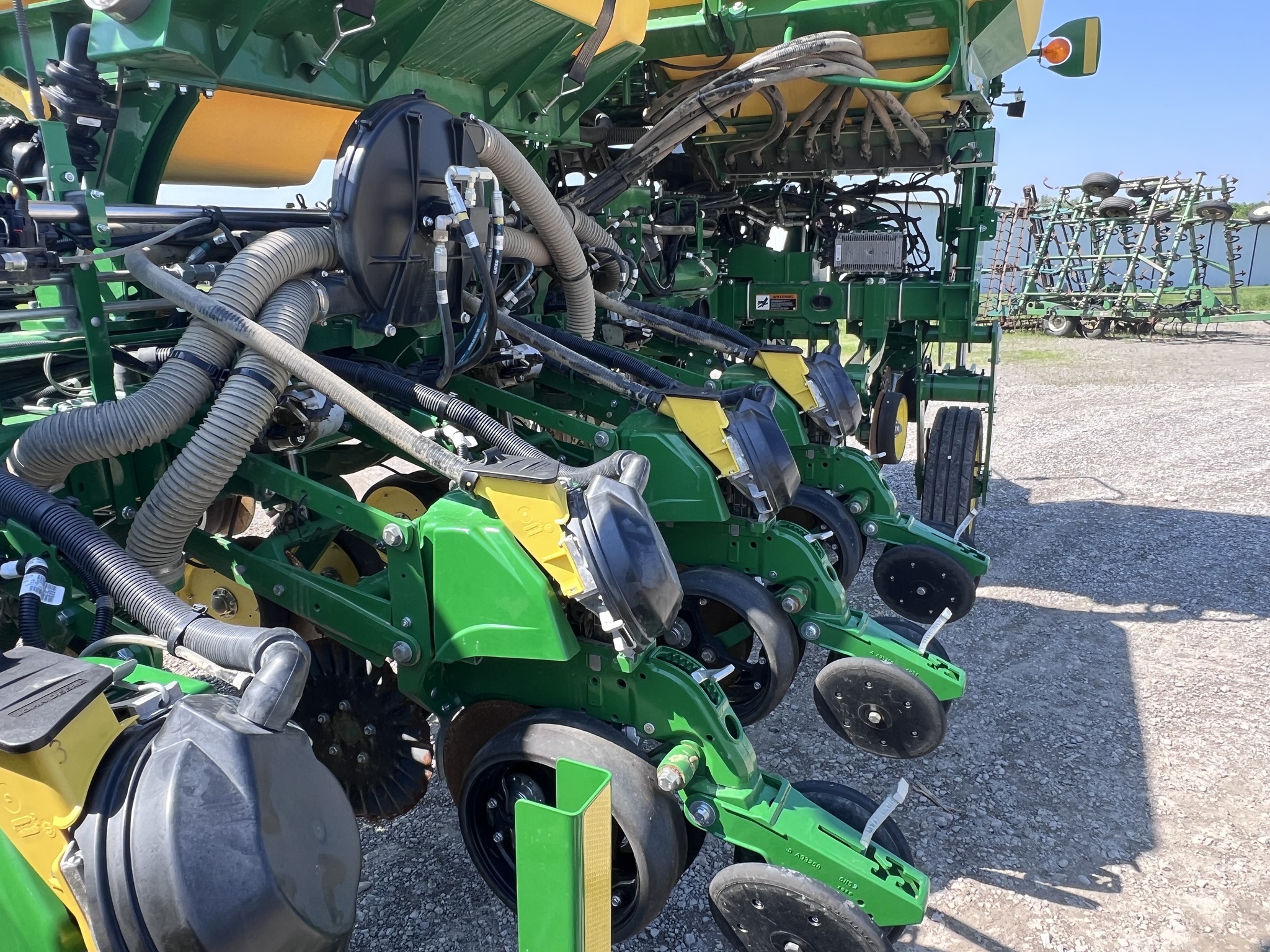 2023 John Deere 1775NT Image 21