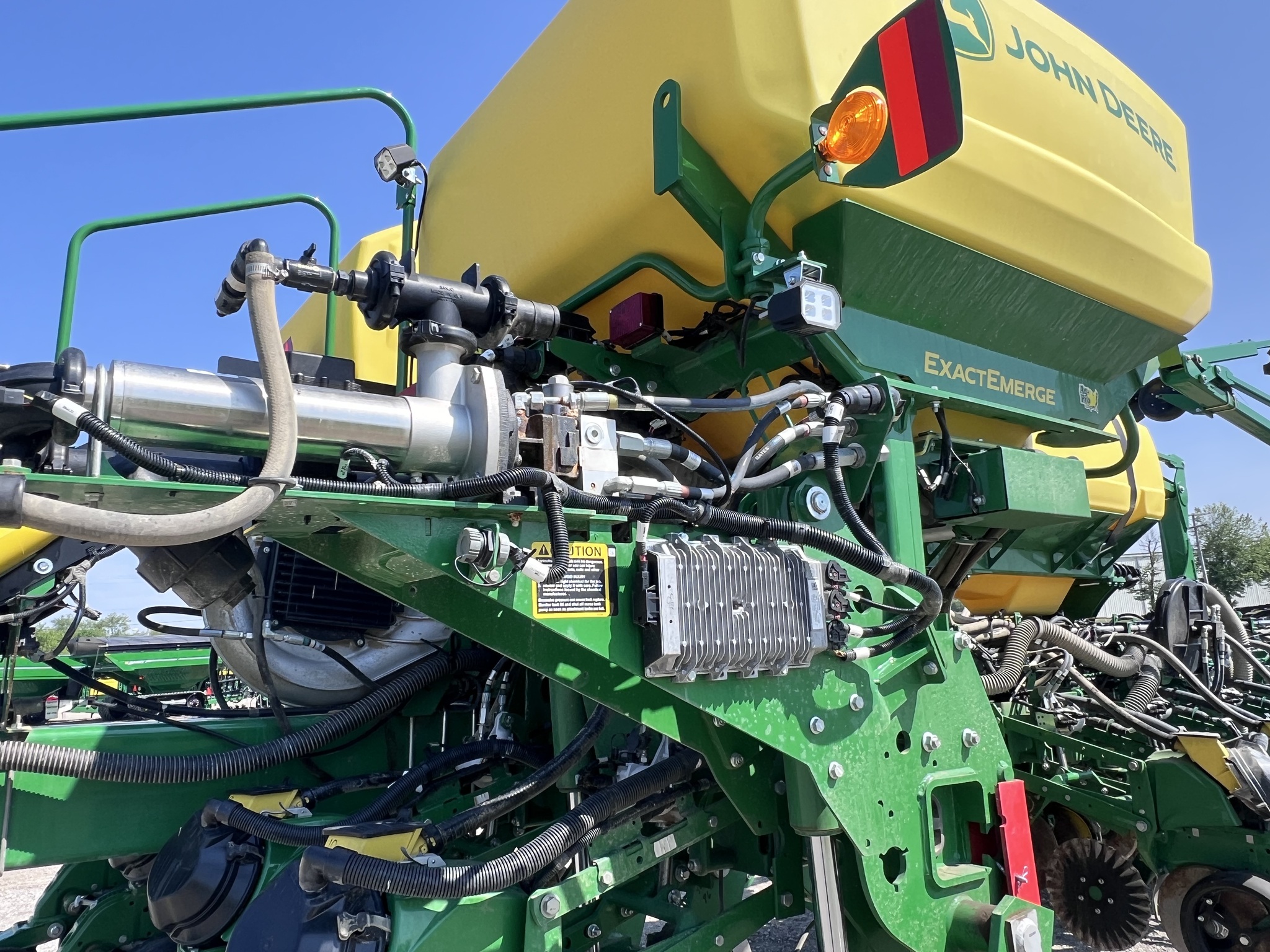 2023 John Deere 1775NT Image 11