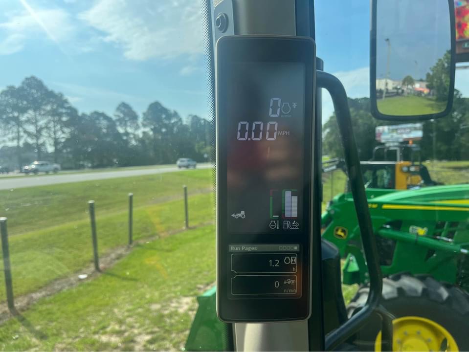 2023 John Deere 6110M Image 9