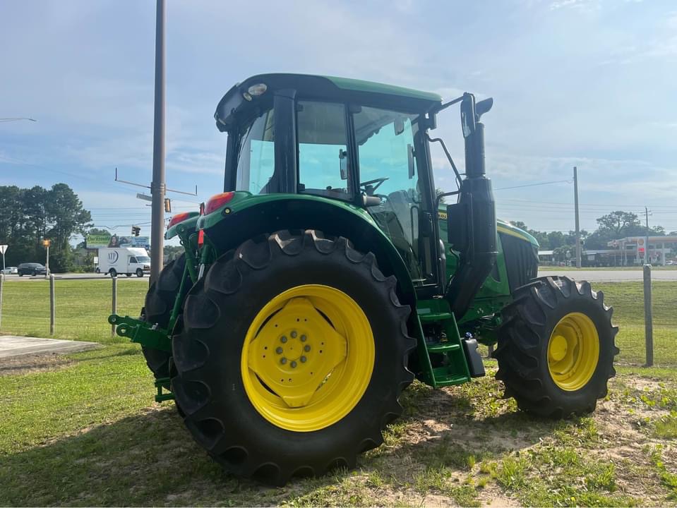 2023 John Deere 6110M Image 7