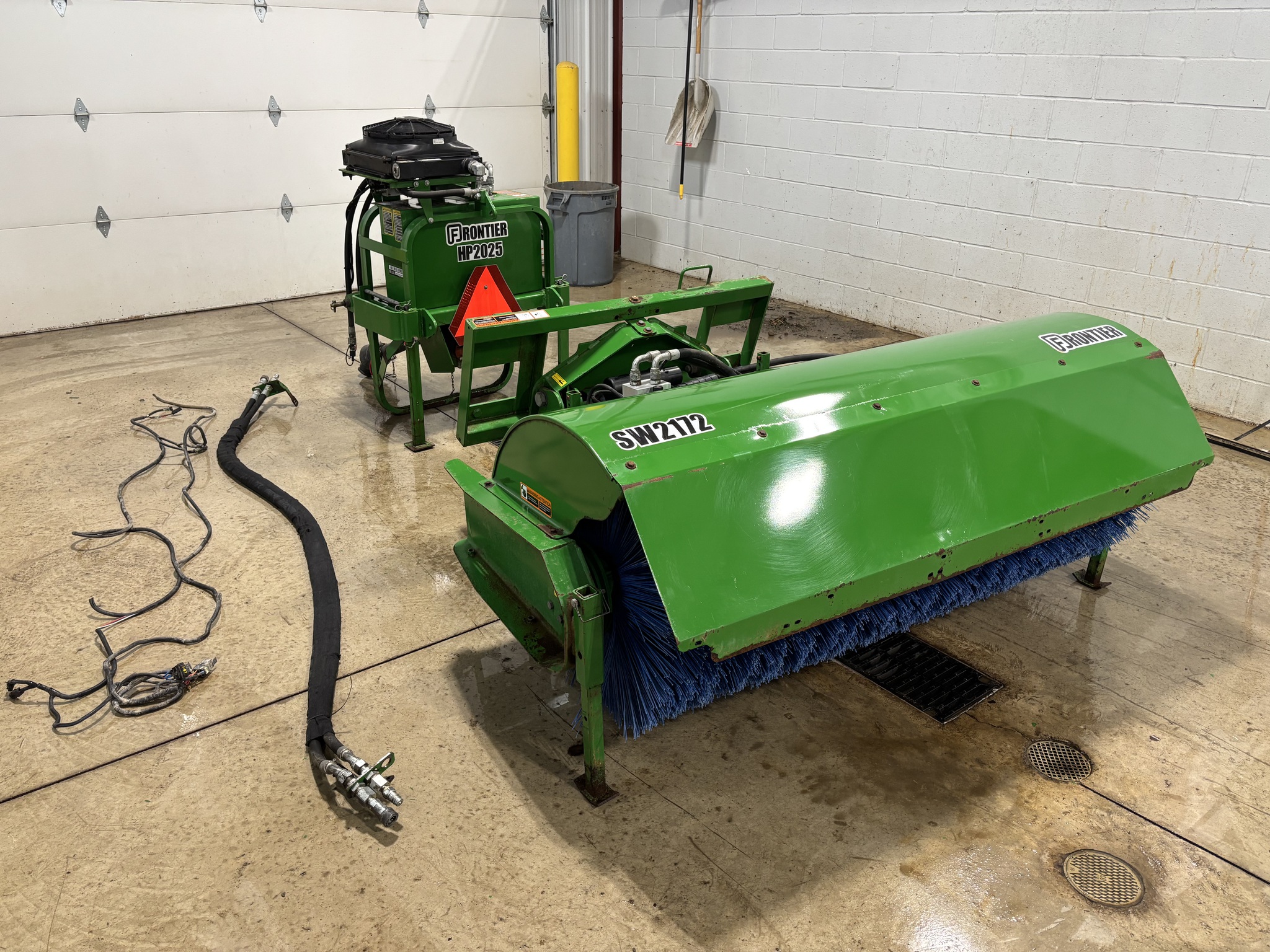 Used 2017 John Deere SW2172 Compact Utility Tractor Attachments at Koenig Equipment in Botkins, OH - PhotoXL0