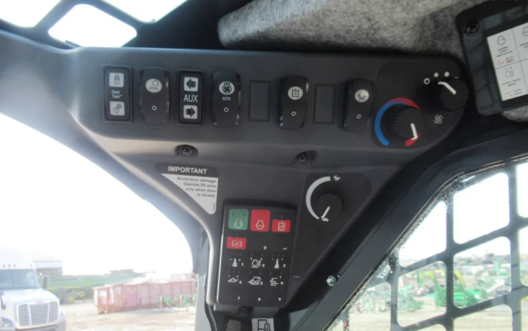 2026 John Deere 324G Image 15