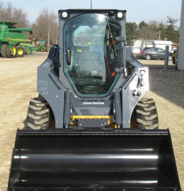 2026 John Deere 324G Image 4