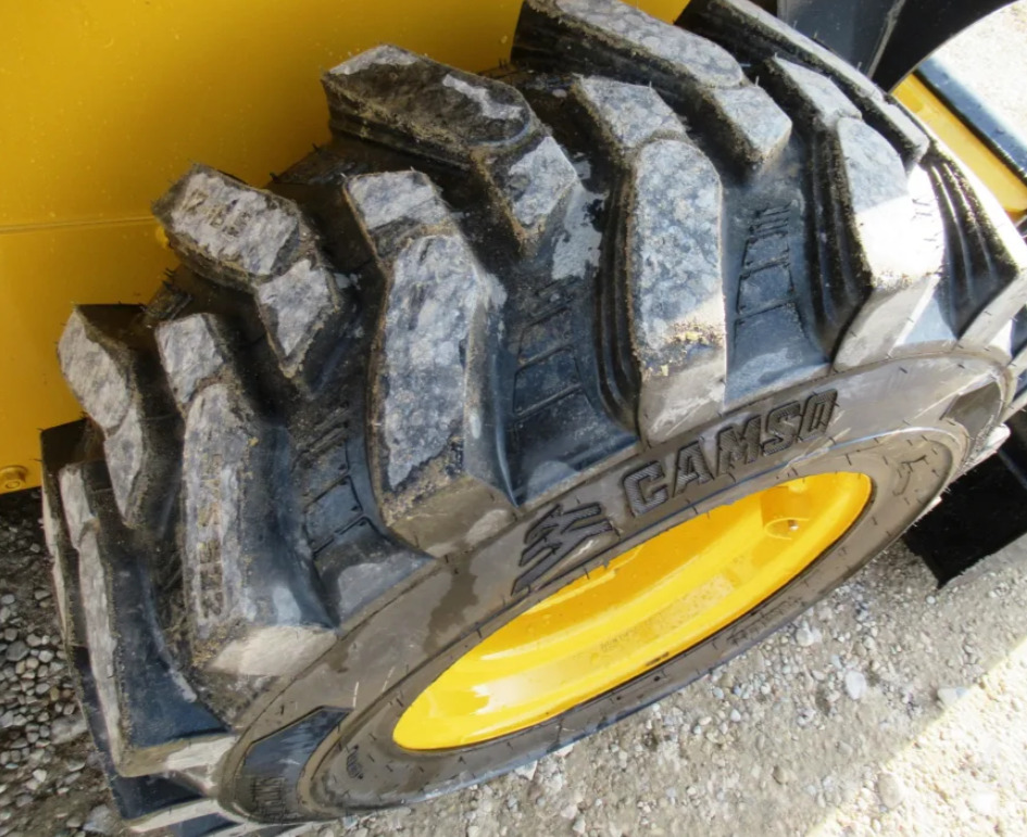 2026 John Deere 324G Image 12