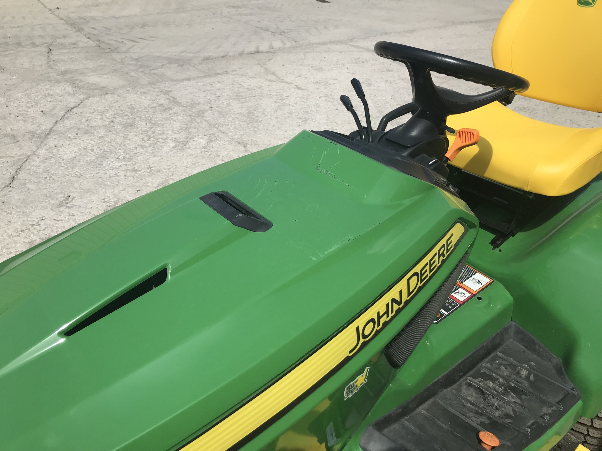 2022 John Deere X730 Image 7