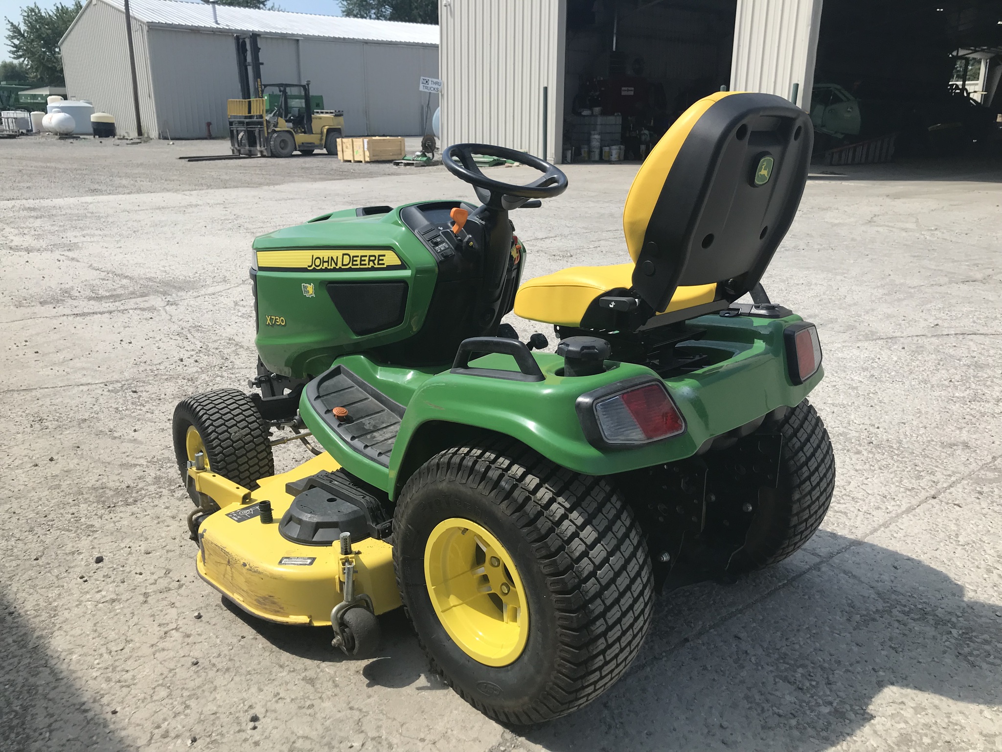 2022 John Deere X730 Image 4