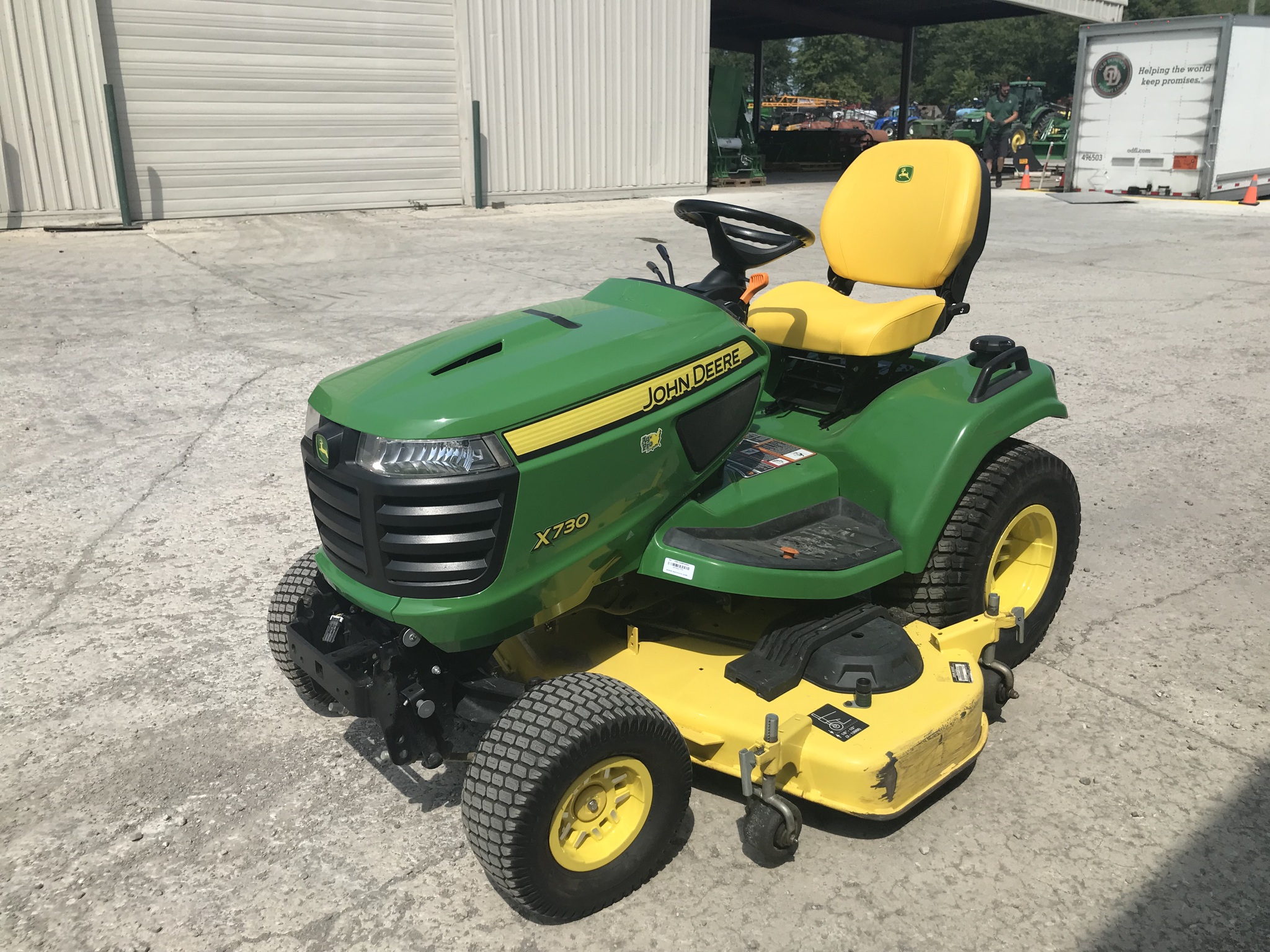 2022 John Deere X730 Image 6
