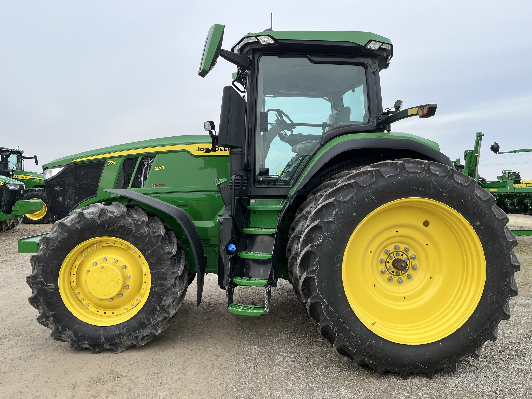 2022 John Deere 7R 210 Row Crop Tractors