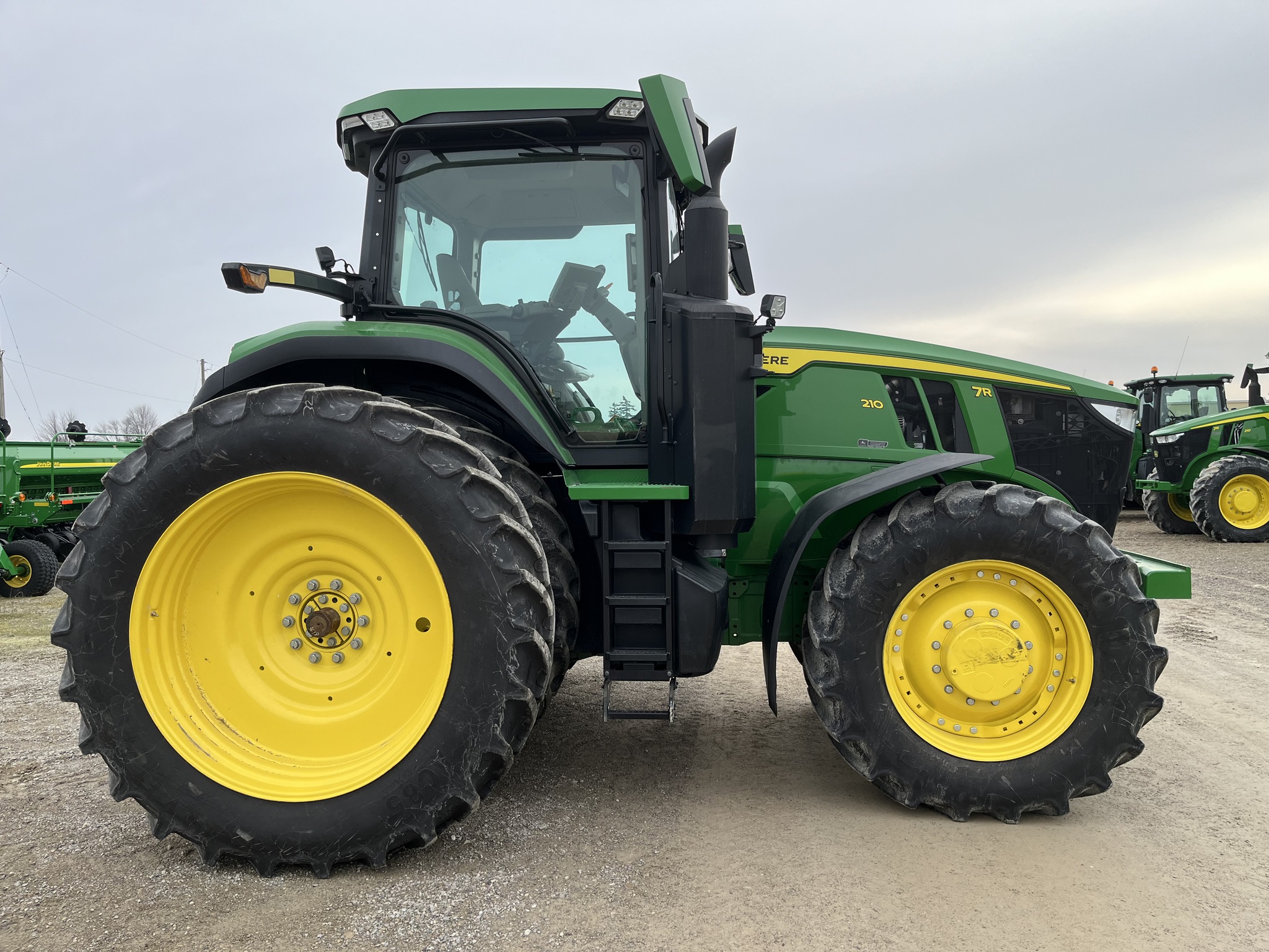 2022 John Deere 7R 210 Row Crop Tractors