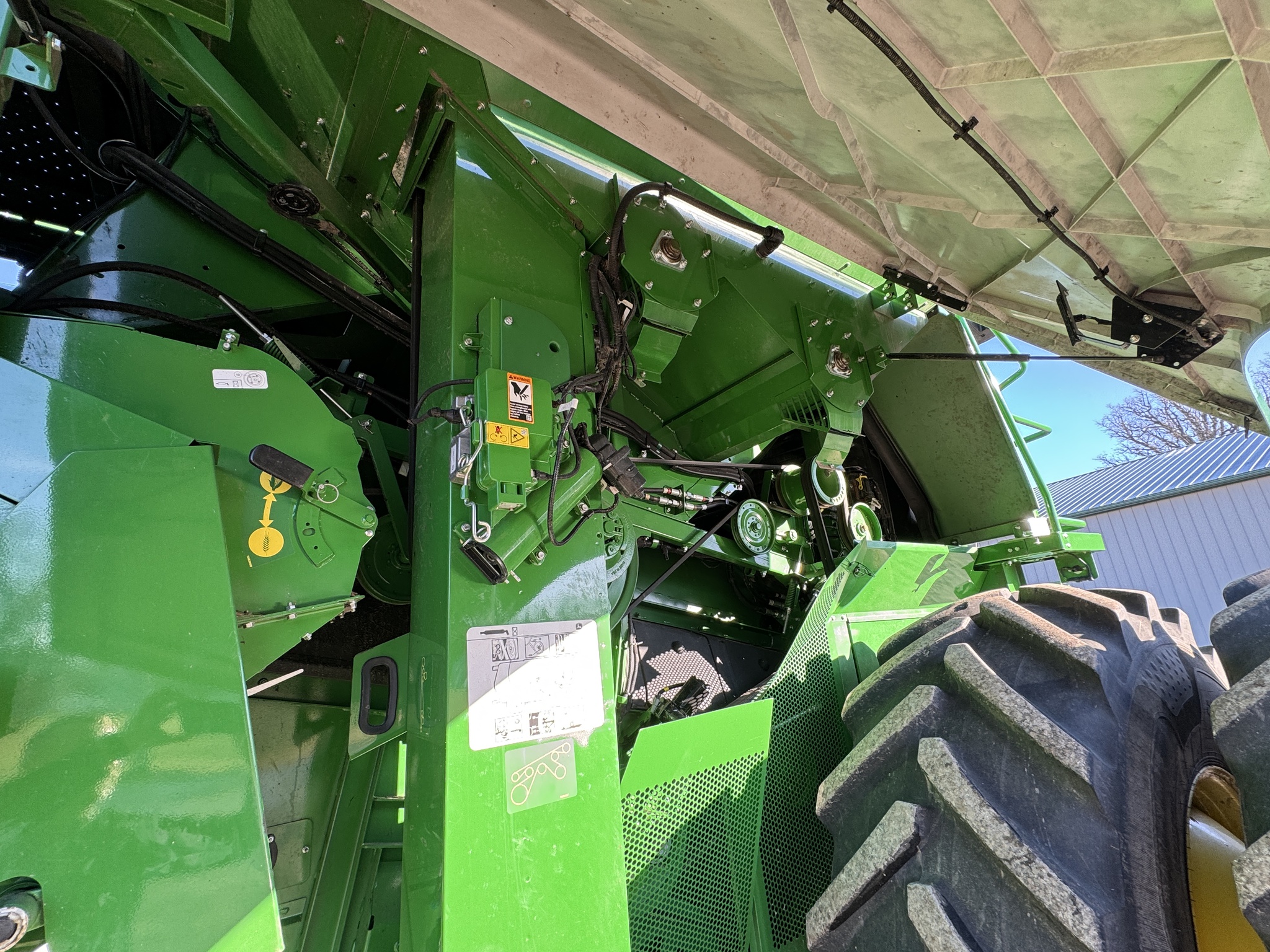  2023 John Deere S780 at Heritage Tractor in Pontiac, IL