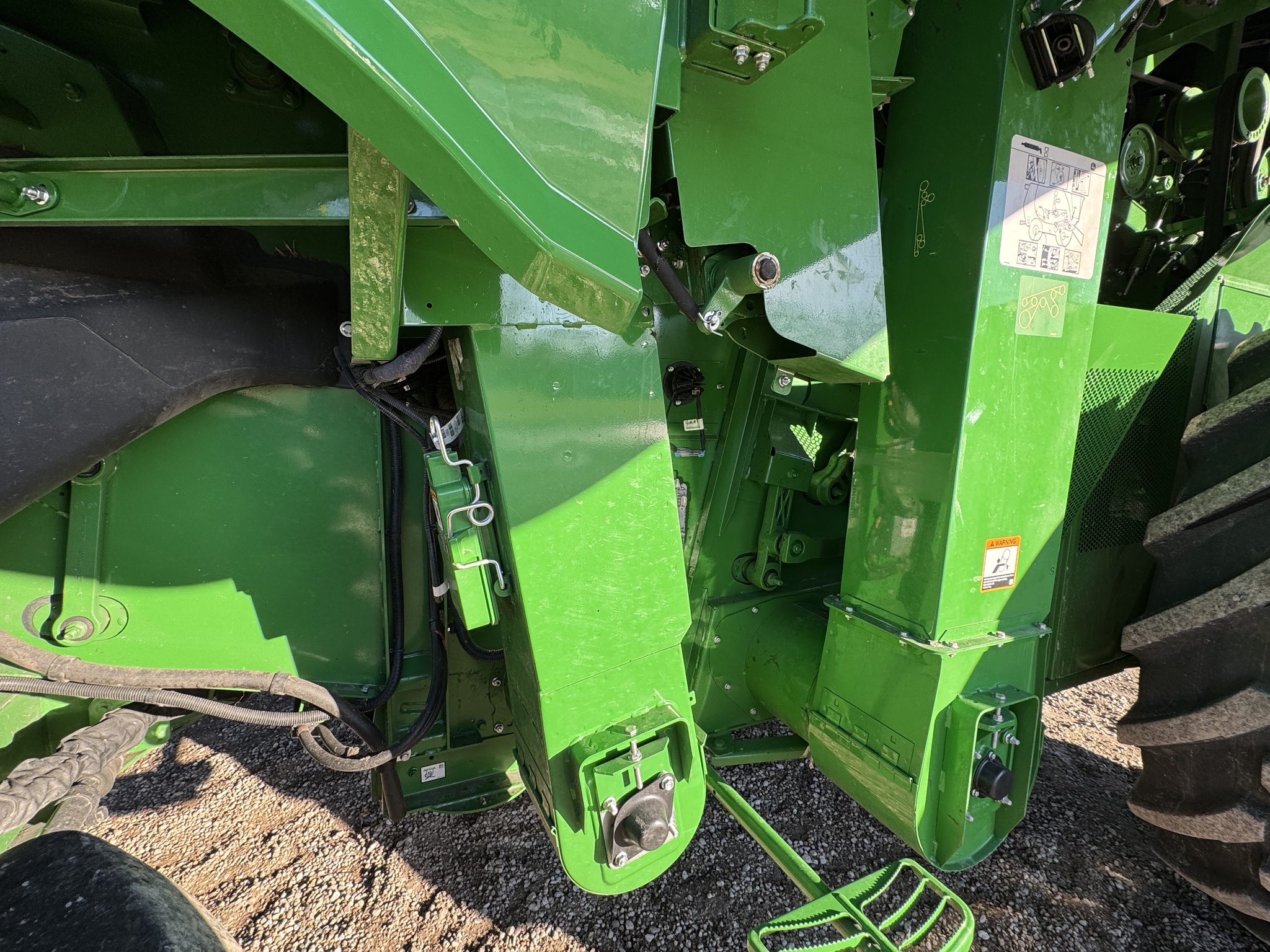  2023 John Deere S780 at Heritage Tractor in Pontiac, IL
