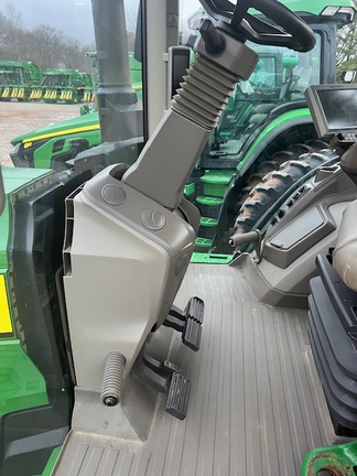 2023 John Deere 8R 310