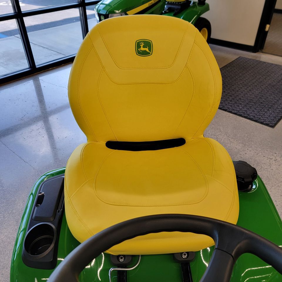 2025 John Deere X380 Image 7
