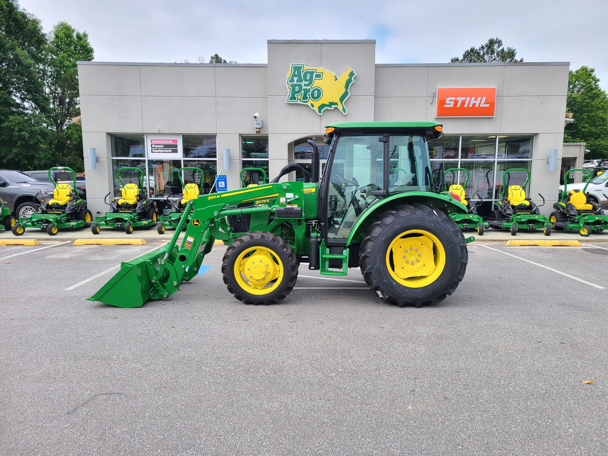 2024 John Deere 5075E Image 3