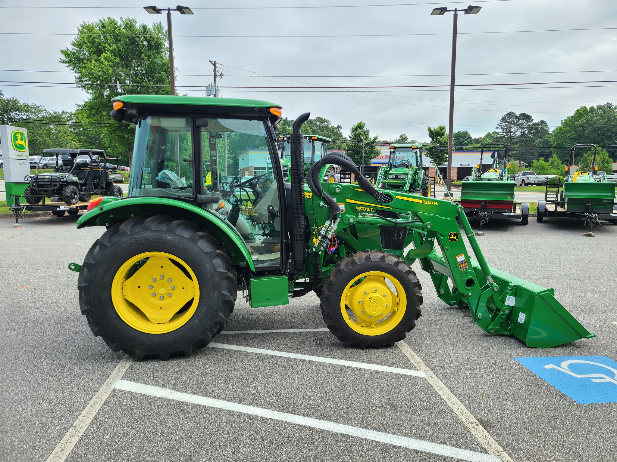 2024 John Deere 5075E Image 7
