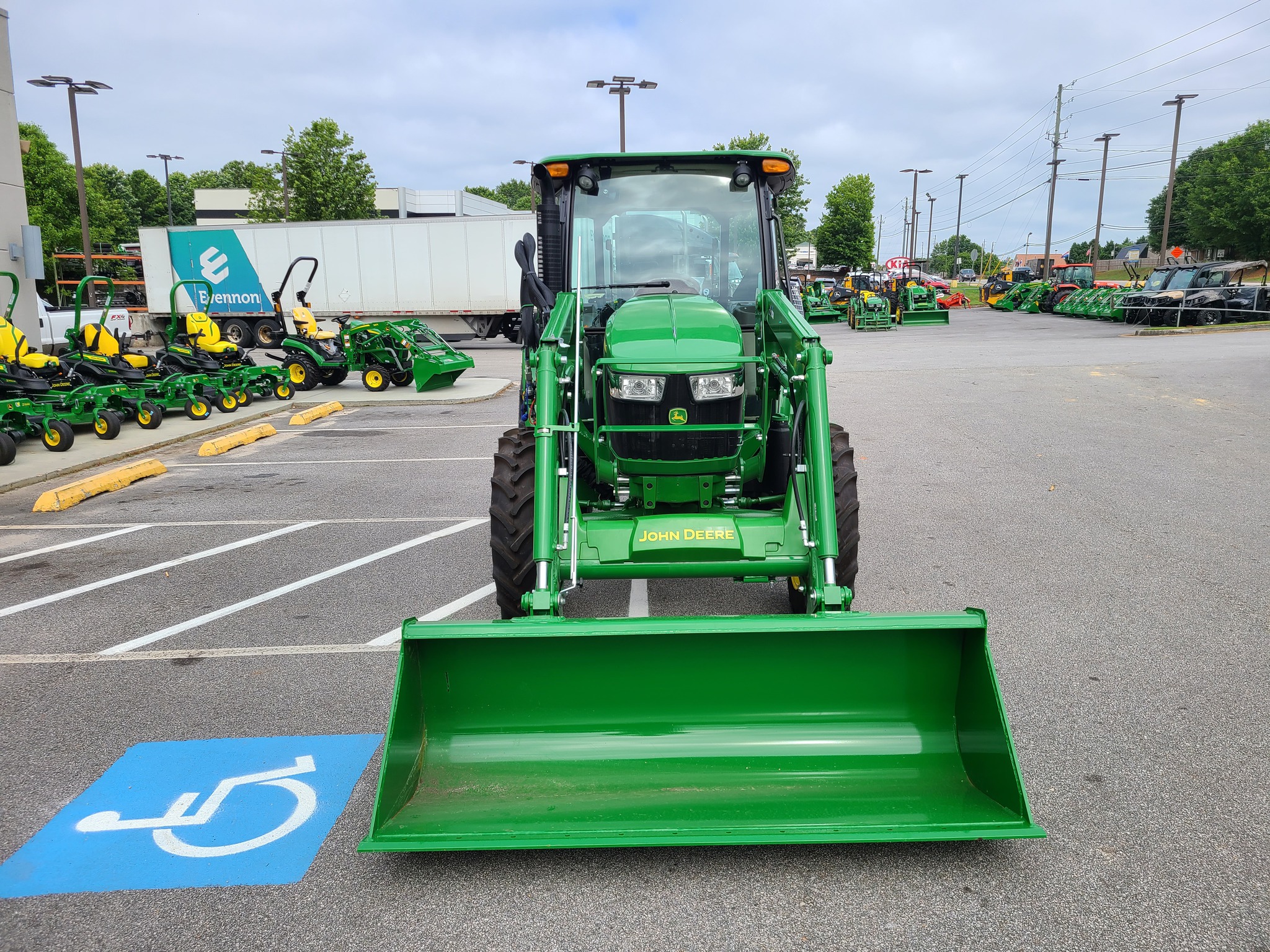 2024 John Deere 5075E Image 2