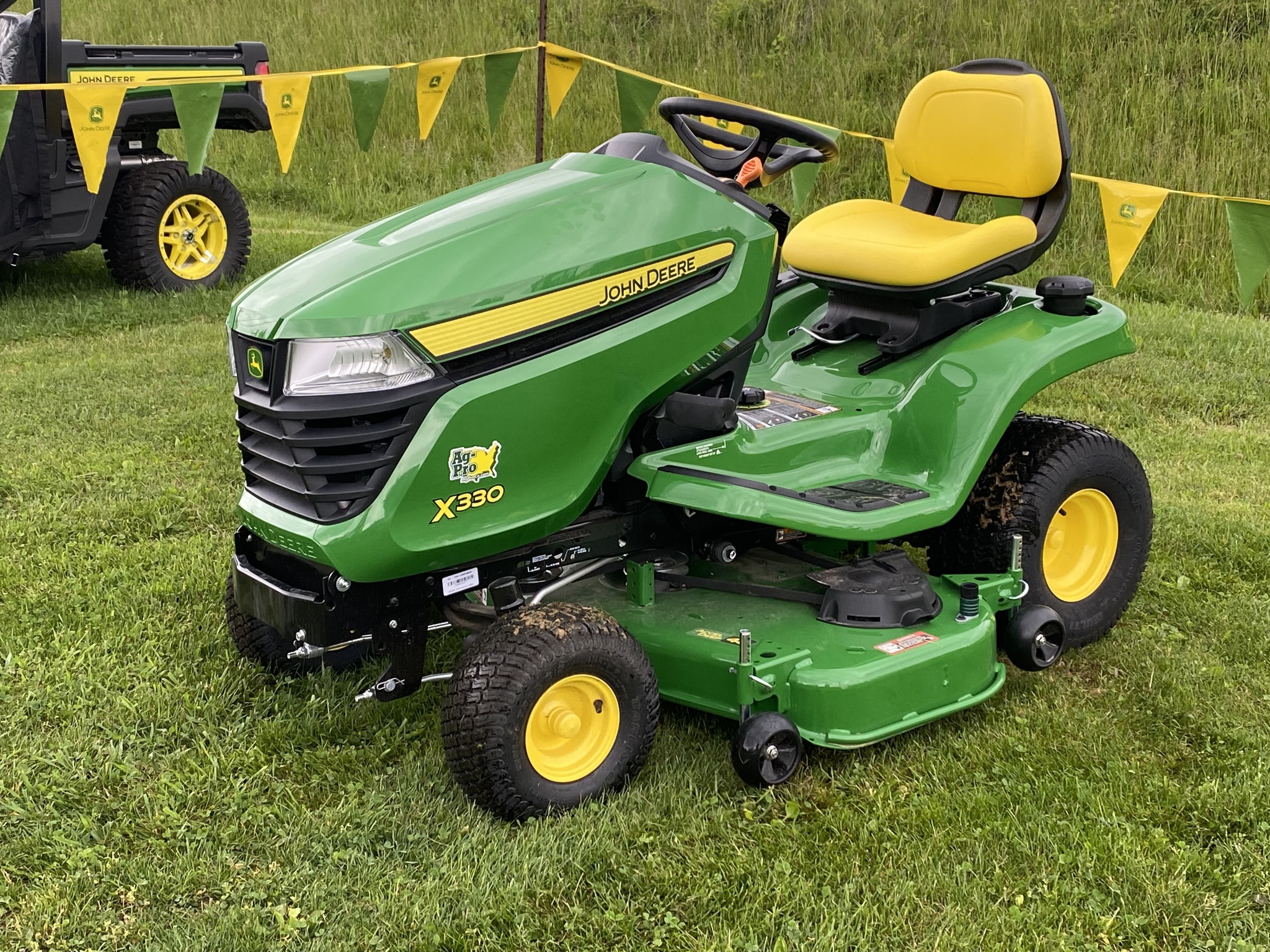 2025 John Deere X330 Image 1