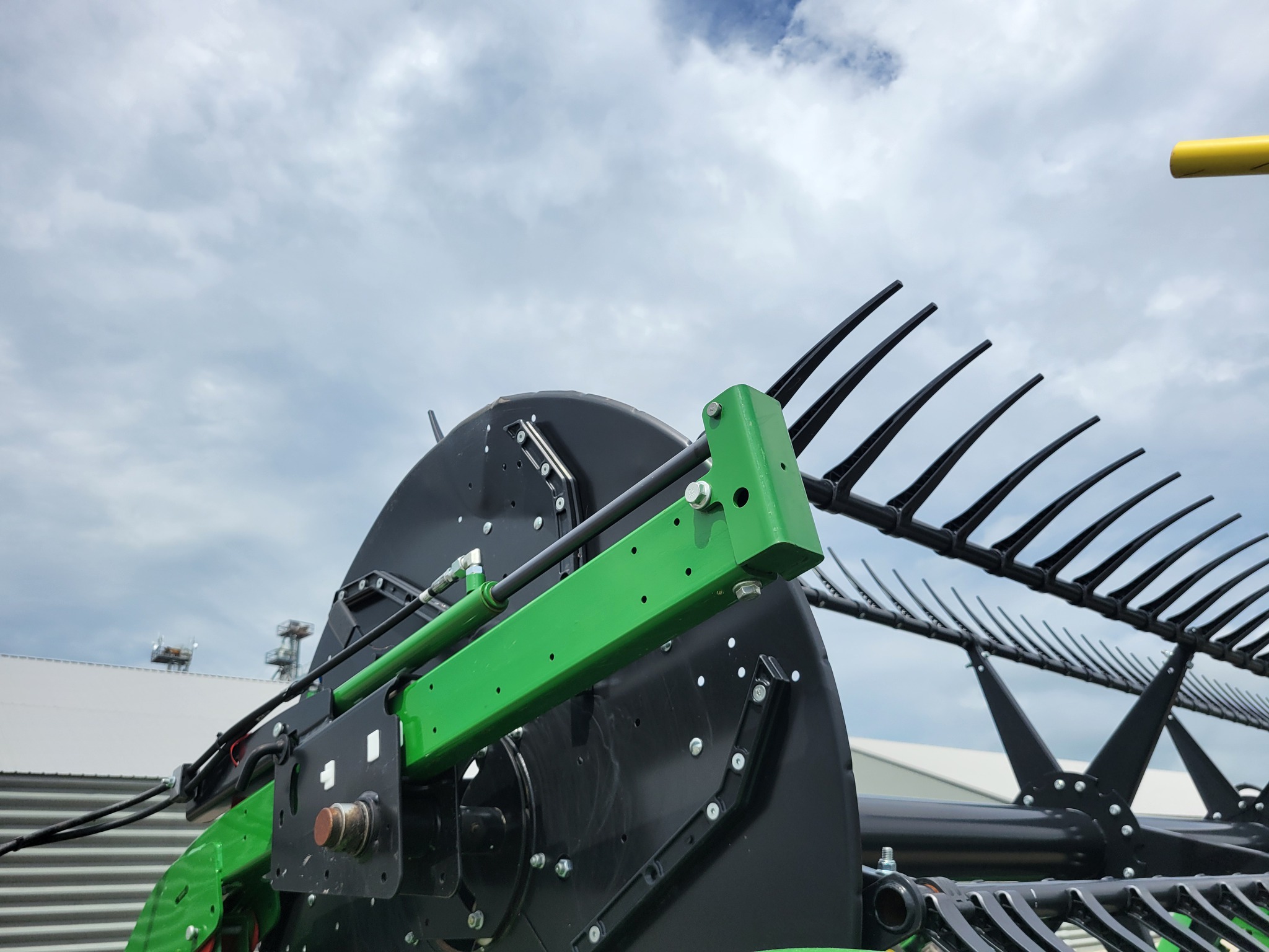  2024 John Deere RD40F at Heritage Tractor in Roanoke, IL