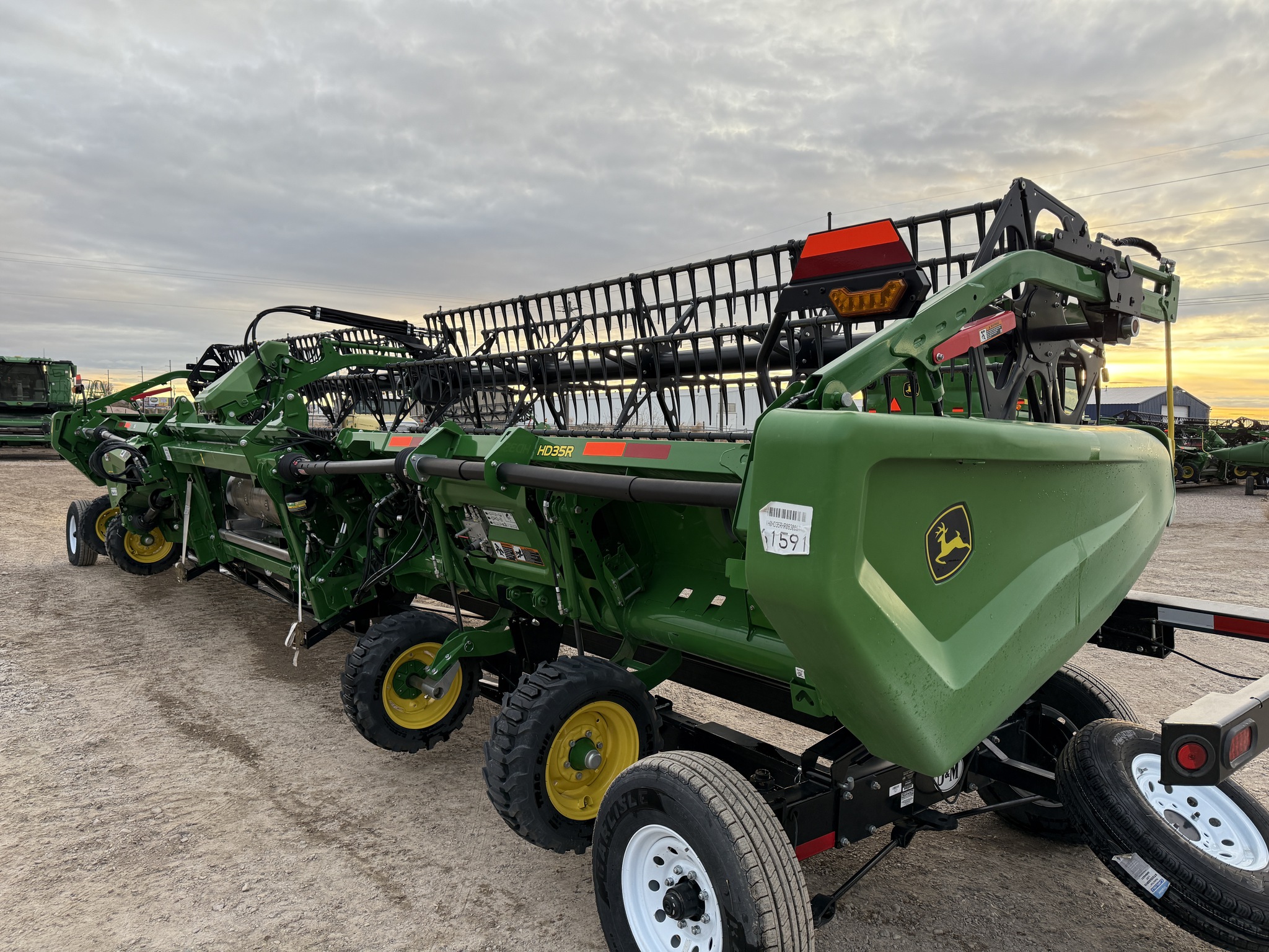 2024 John Deere HD35R Image 7