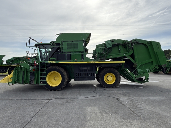 2019 John Deere CP690