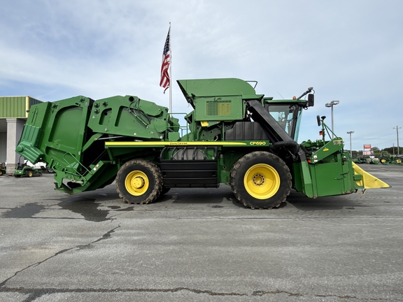 2019 John Deere CP690