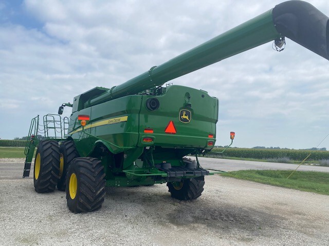 2024 John Deere S790 at Heritage Tractor in Lacon, IL