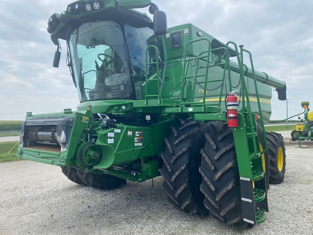  2024 John Deere S790 at Heritage Tractor in Lacon, IL
