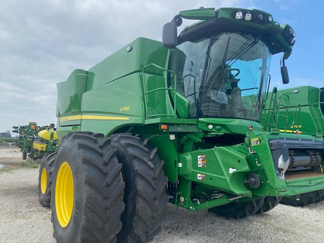  2024 John Deere S790 at Heritage Tractor in Lacon, IL