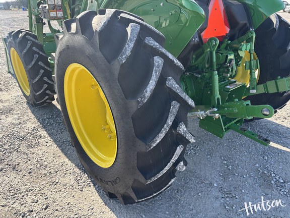 Photo of 2024 John Deere 5067E