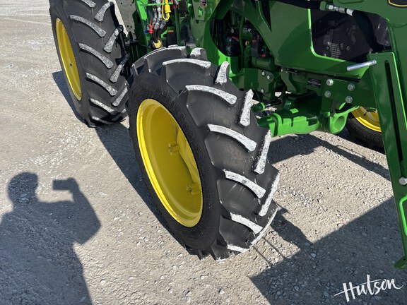 Photo of 2024 John Deere 5067E
