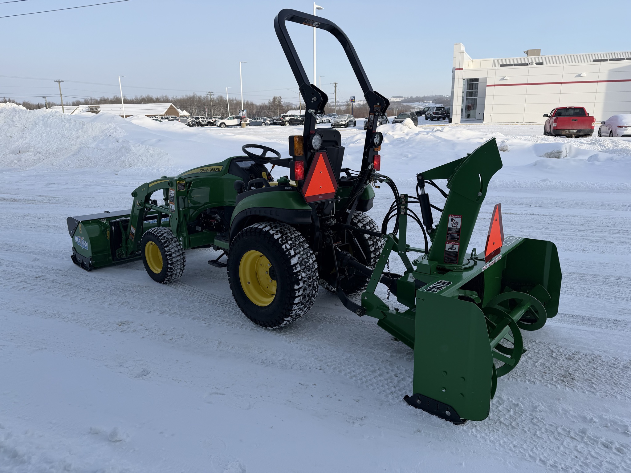 2019 John Deere 2025R Image 6