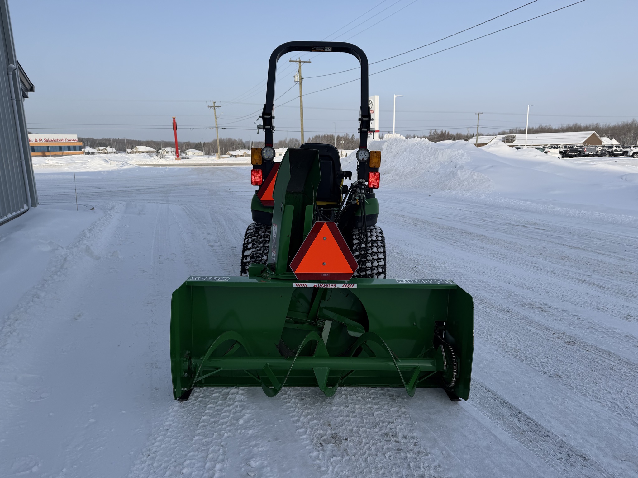 2019 John Deere 2025R Image 7