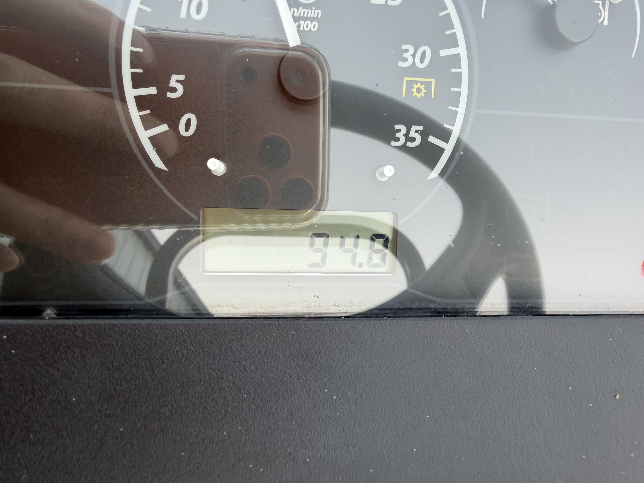 2019 John Deere 2025R Image 18