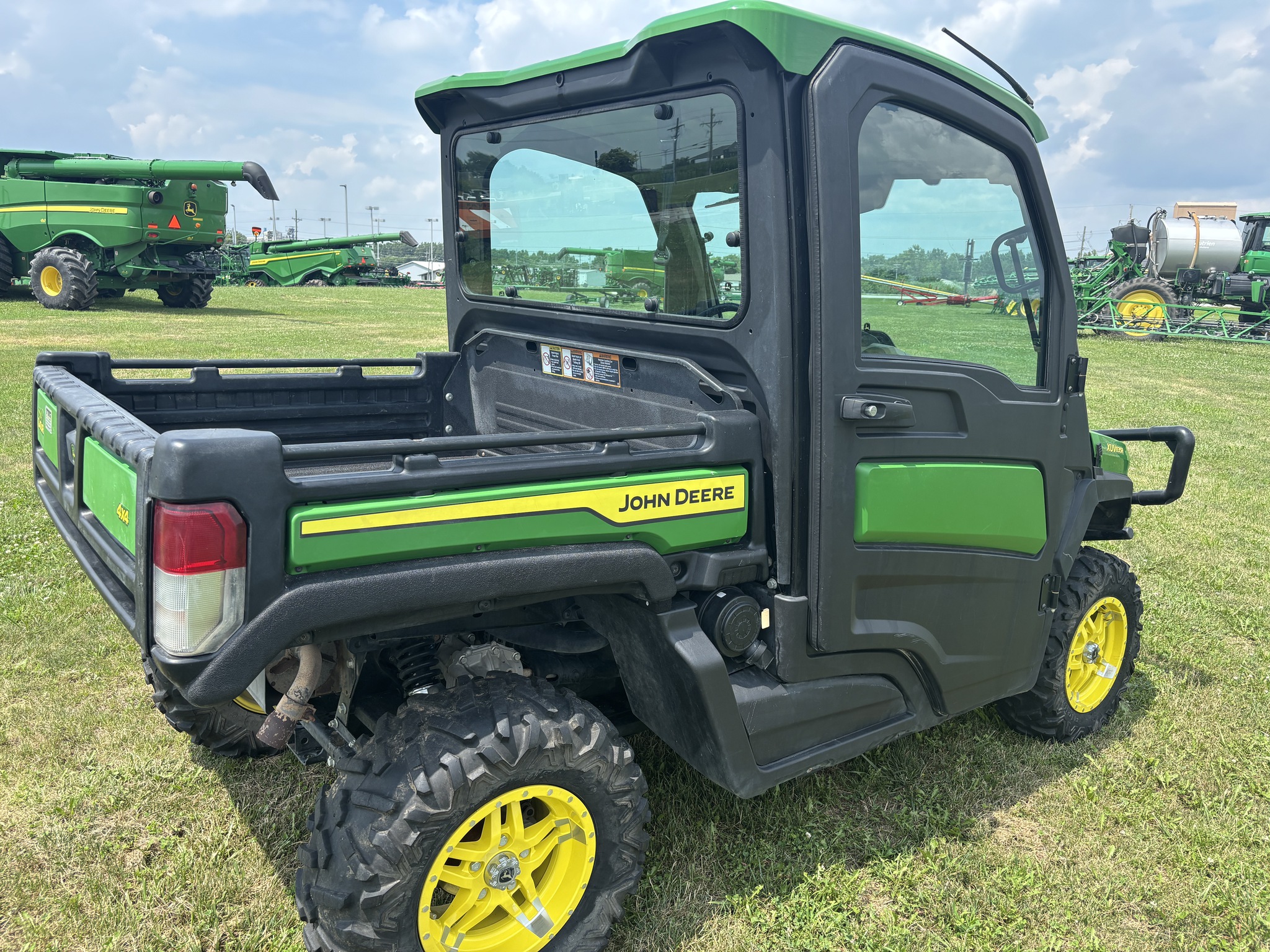 2022 John Deere XUV 835R Image 4