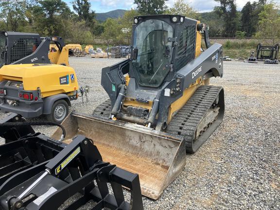Photo of a 2022 John Deere 333G