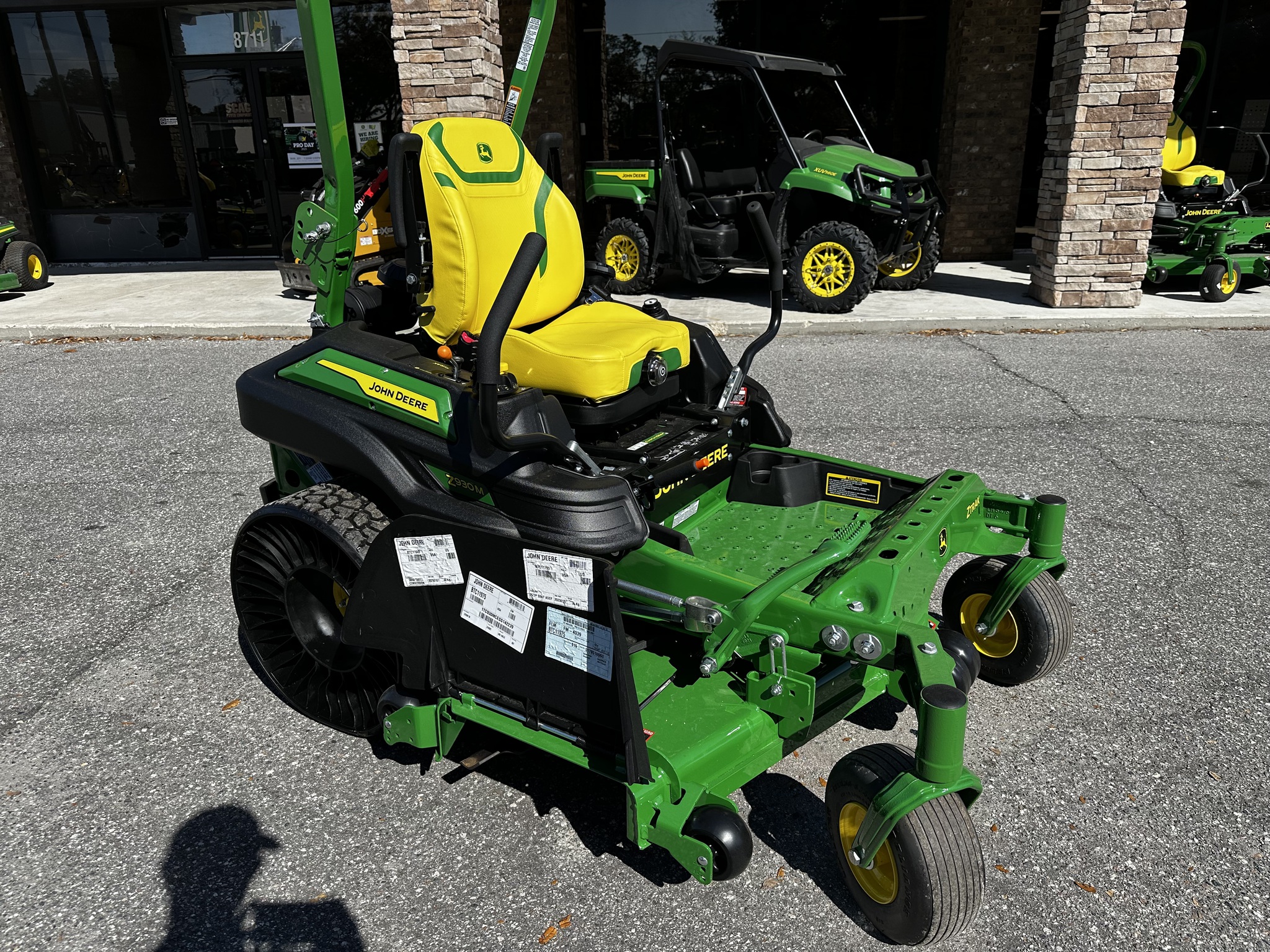 2025 John Deere Z930M Image 3