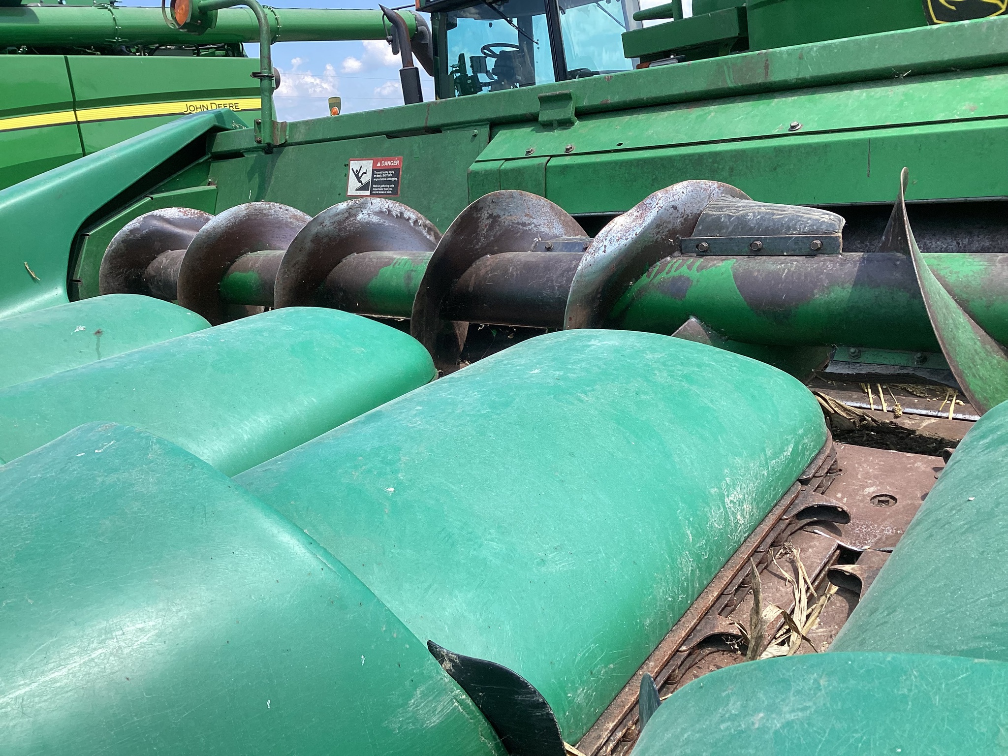 1996 John Deere 693 Image 5