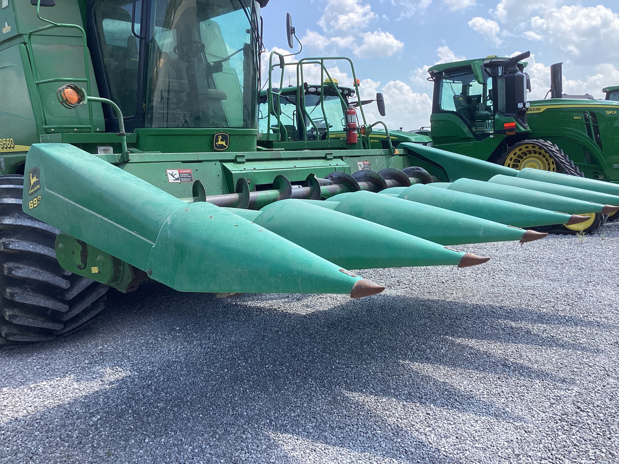 1996 John Deere 693 Image 2