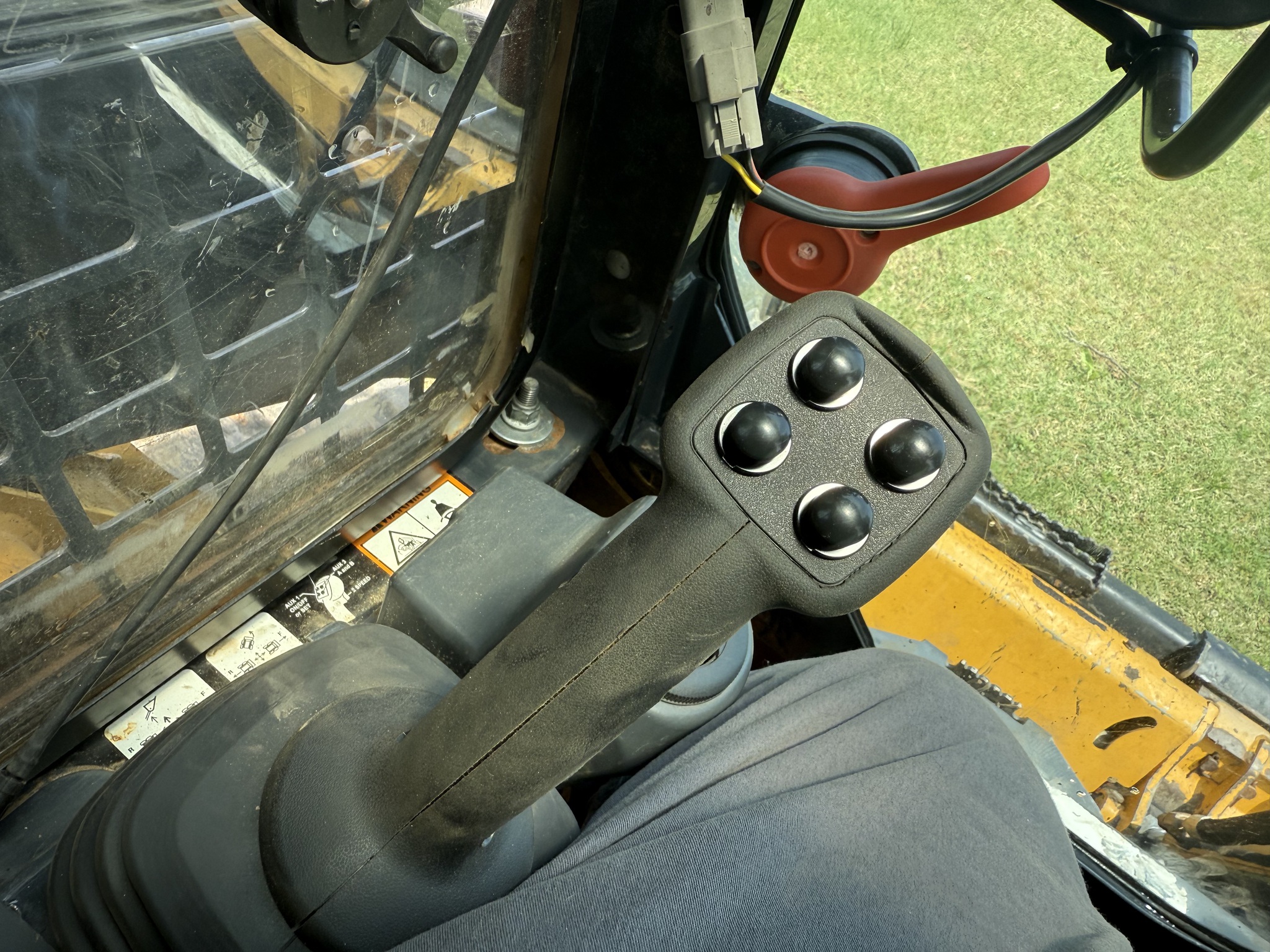 2020 John Deere 317G Image 16